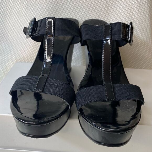 Charles by Charles David patient leather platform wedge t strap elastic sandals - Picture 2 of 8